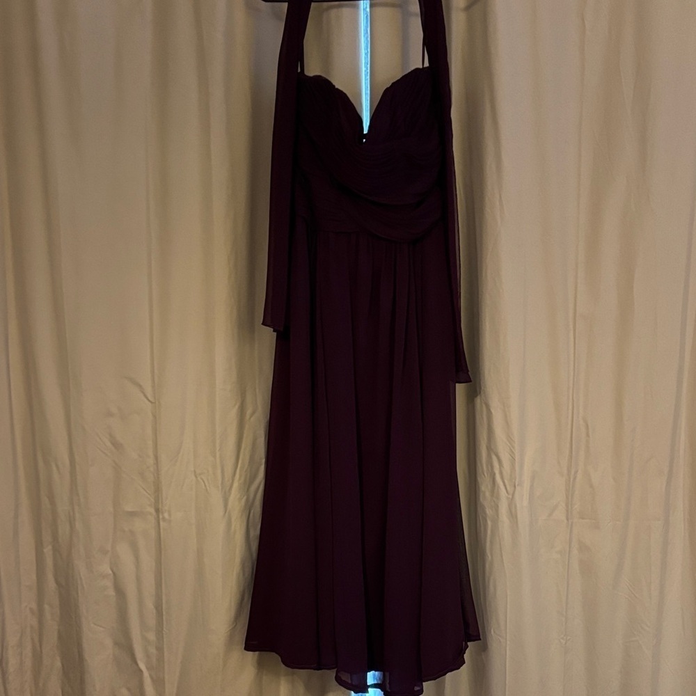 Elegant Strapless Burgundy Dress